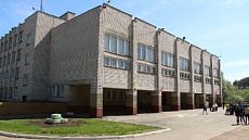 Входная группа Социально-экономический лицей № 45.  Новостроительная,  34